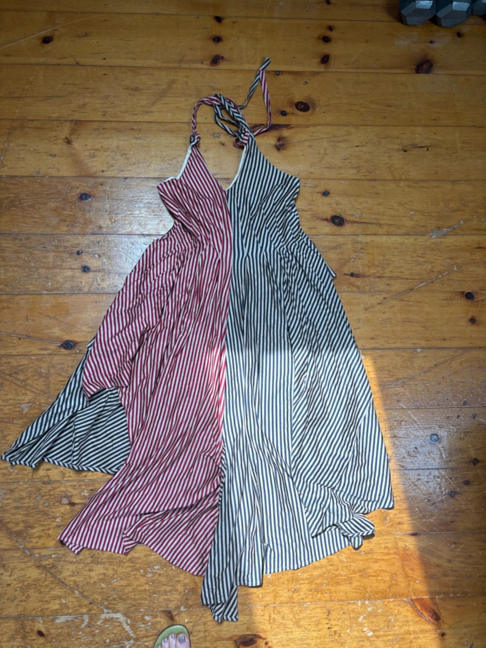 Asymmetrical Striped Halter Dress - Picture 4 of 4